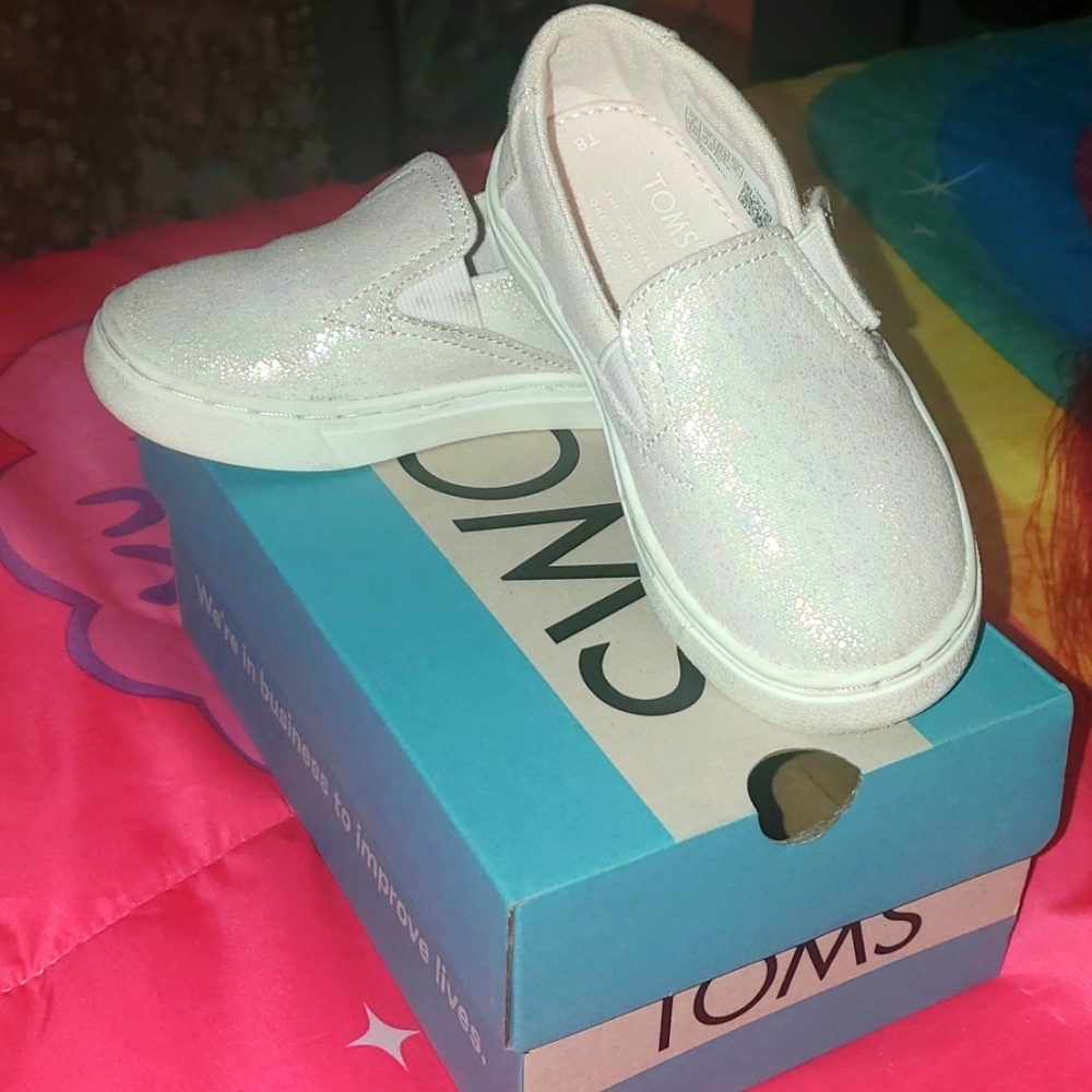 Toms pink 8c